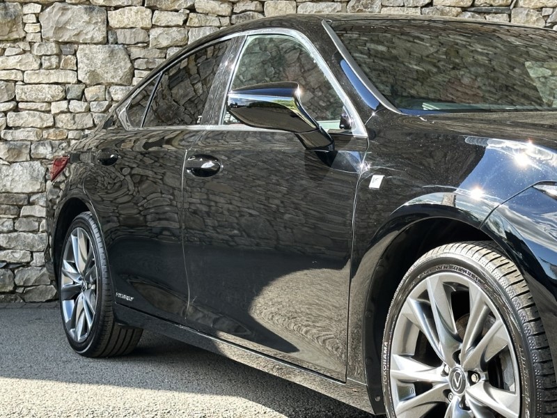 2019 (69) LEXUS ES 300h 2.5 F-Sport 4dr CVT 5739837