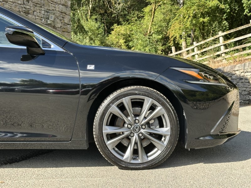 2019 (69) LEXUS ES 300h 2.5 F-Sport 4dr CVT 5739835