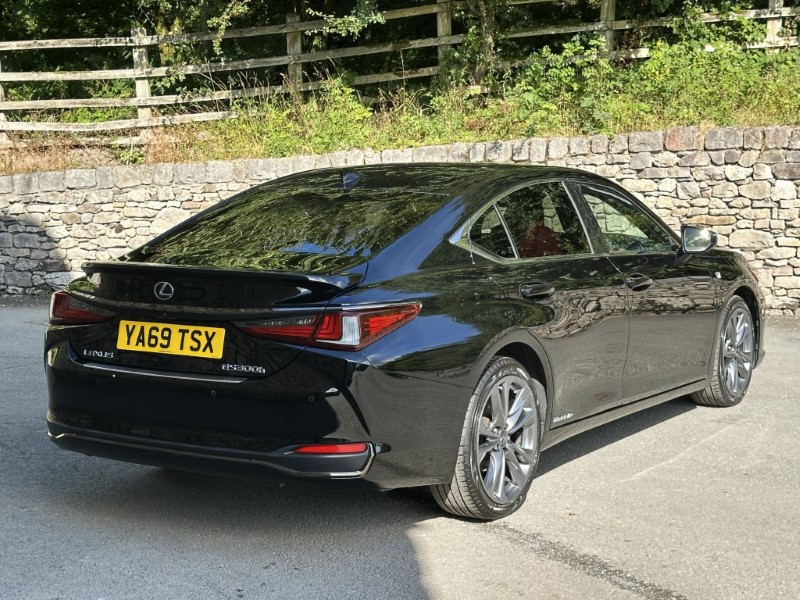 2019 (69) LEXUS ES 300h 2.5 F-Sport 4dr CVT 5739838