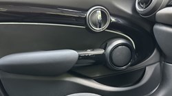2022 (72) MINI HATCHBACK 2.0 Cooper S Classic 5dr Auto 5711228
