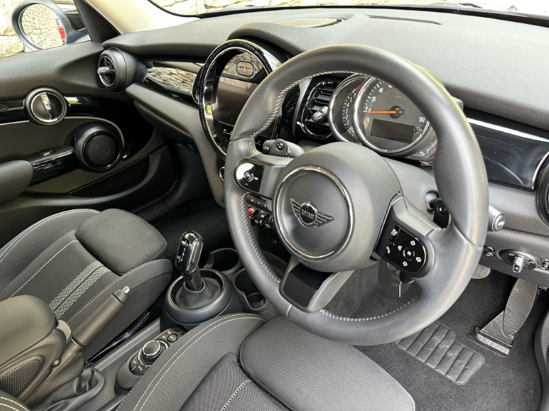 2022 (72) MINI HATCHBACK 2.0 Cooper S Classic 5dr Auto 5711222