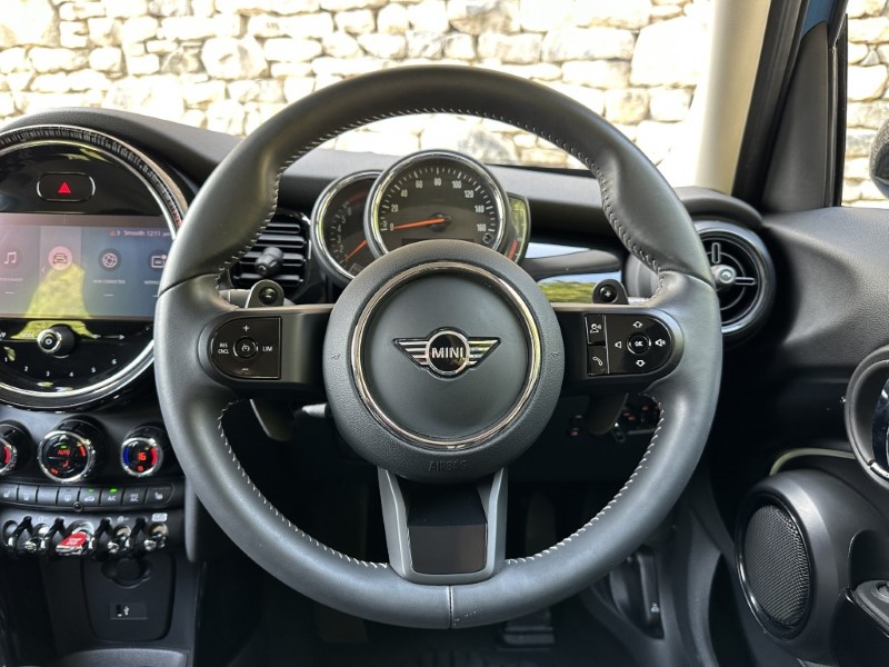 2022 (72) MINI HATCHBACK 2.0 Cooper S Classic 5dr Auto 5711258
