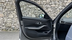 2021 (21) BMW 3 SERIES 330i M Sport Pro Edition Touring 5713336