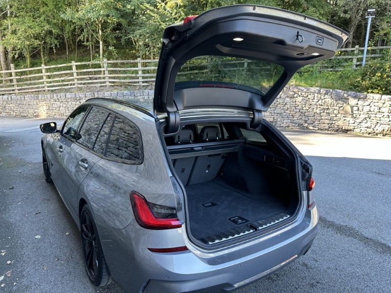 2021 (21) BMW 3 SERIES 330i M Sport Pro Edition Touring  5698725