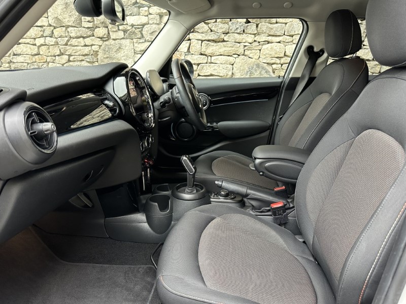 2023 (23) MINI HATCHBACK 1.5 Cooper Classic 5dr 5714927