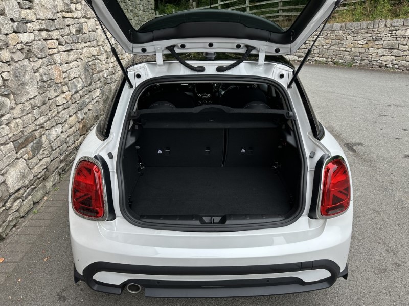 2023 (23) MINI HATCHBACK 1.5 Cooper Classic 5dr 5714904