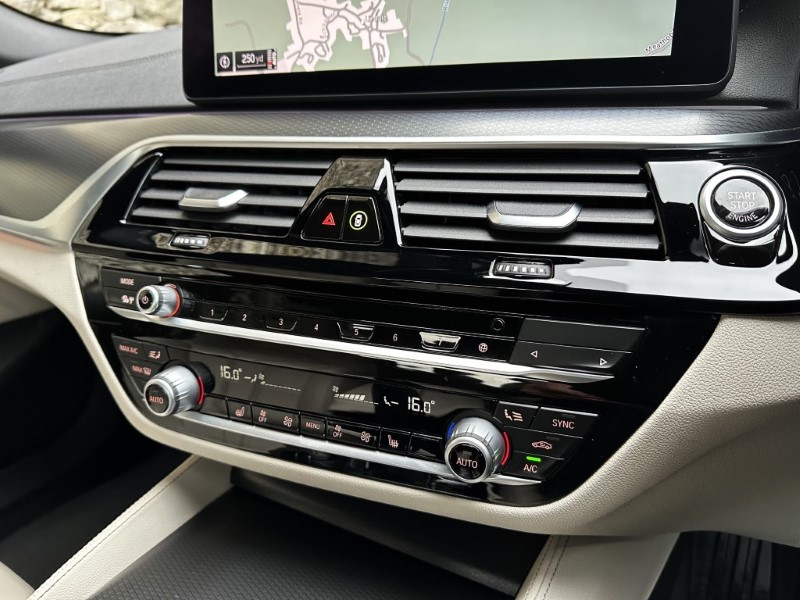 2020 (70) BMW 5 SERIES 520d MHT M Sport Saloon 5706598