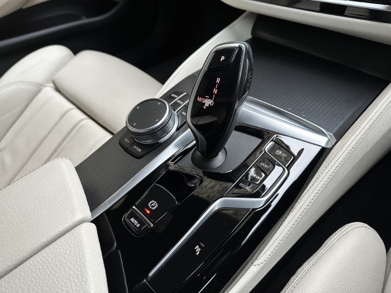 2020 (70) BMW 5 SERIES 520d MHT M Sport Saloon 5706593