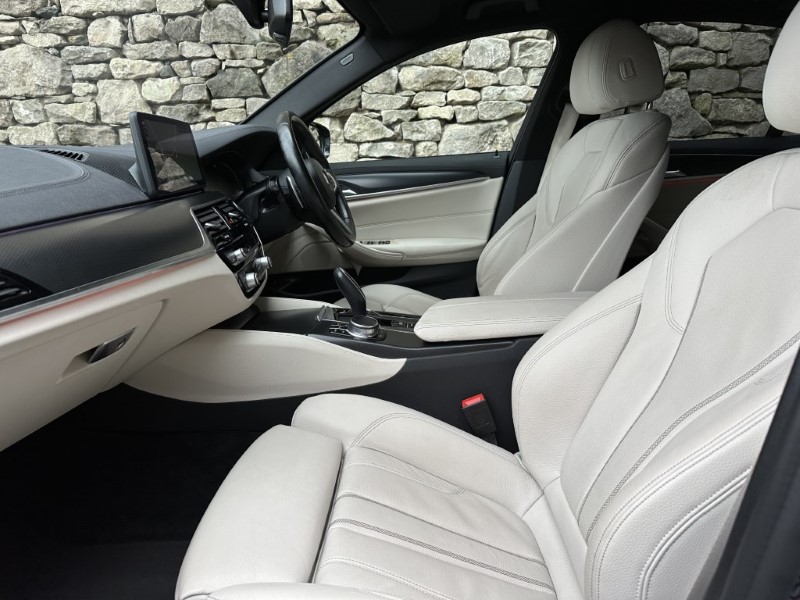 2020 (70) BMW 5 SERIES 520d MHT M Sport Saloon 5706611