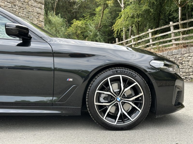 2020 (70) BMW 5 SERIES 520d MHT M Sport Saloon 5712970