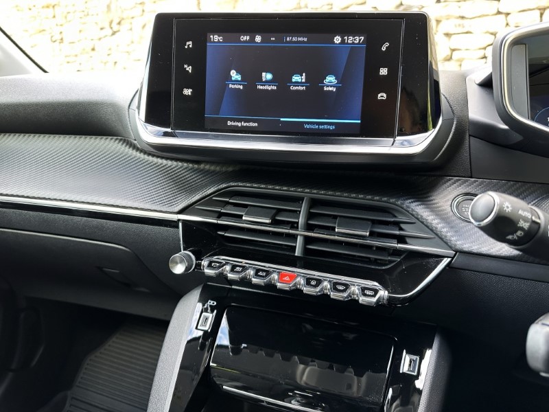 2021 (71) PEUGEOT 208 1.2 PureTech 100 Allure Premium 5dr EAT8 5728862