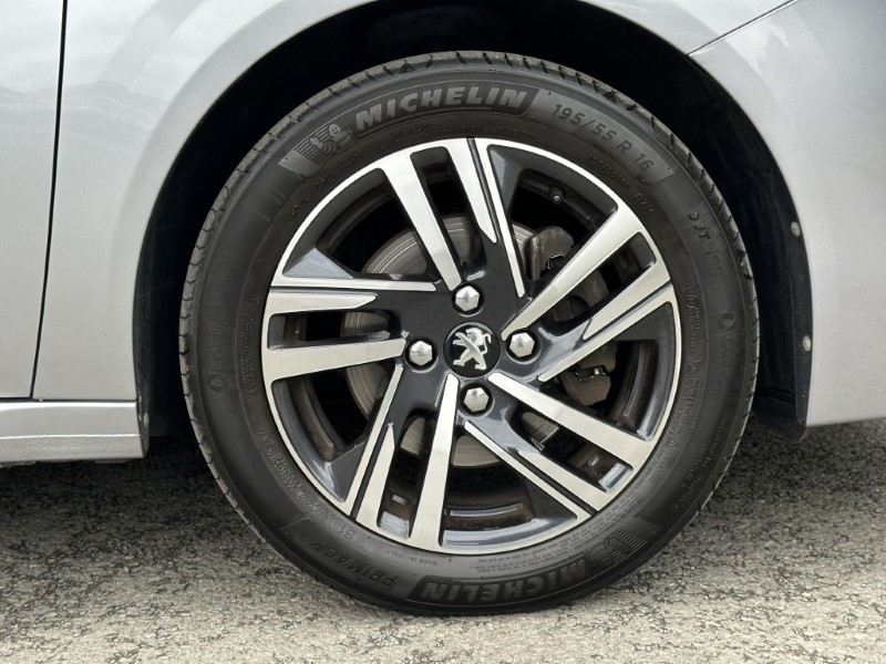 2021 (71) PEUGEOT 208 1.2 PureTech 100 Allure Premium 5dr EAT8 5725817