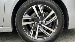 2021 (71) PEUGEOT 208 1.2 PureTech 100 Allure Premium 5dr EAT8 5725817