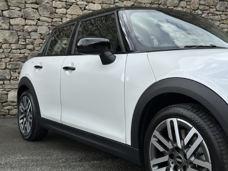 2025 (75) MINI COOPER 2.0 S Classic 5dr Auto 5788029
