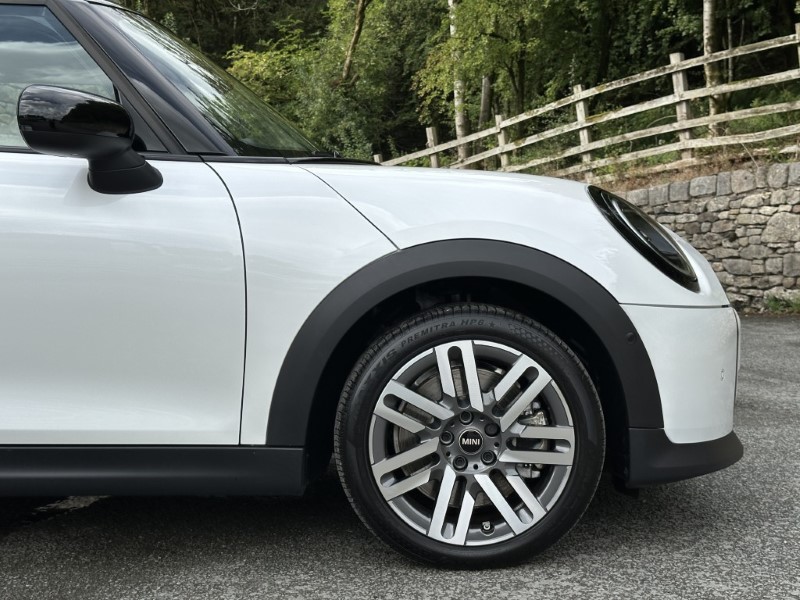 2025 (75) MINI COOPER 2.0 S Classic 5dr Auto 5788027