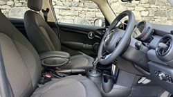 2019 (19) MINI HATCHBACK 1.5 Cooper Classic II 5dr Auto 5744272