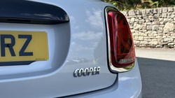 2019 (19) MINI HATCHBACK 1.5 Cooper Classic II 5dr Auto 5744259