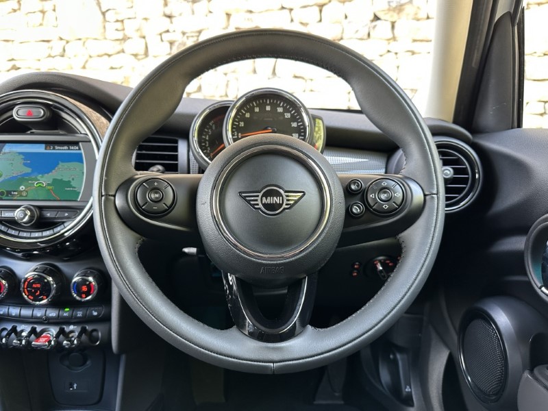 2019 (19) MINI HATCHBACK 1.5 Cooper Classic II 5dr Auto 5744298