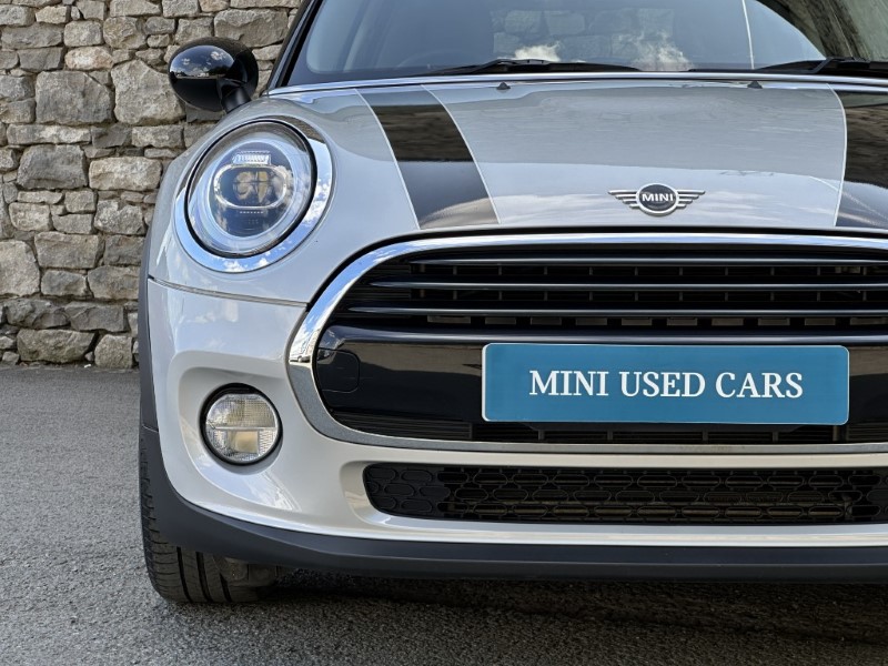 2019 (19) MINI HATCHBACK 1.5 Cooper Classic II 5dr Auto 5744310