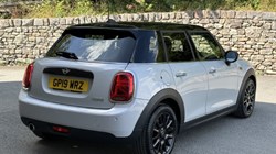 2019 (19) MINI HATCHBACK 1.5 Cooper Classic II 5dr Auto 5744317
