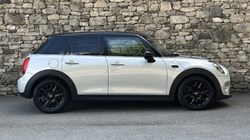 2019 (19) MINI HATCHBACK 1.5 Cooper Classic II 5dr Auto 5744255
