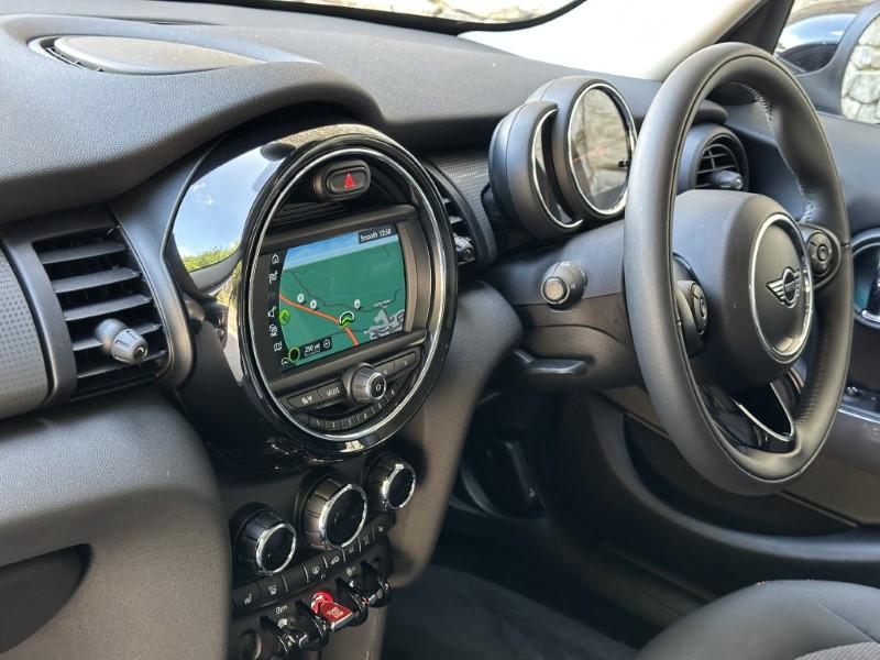 2019 (19) MINI HATCHBACK 1.5 Cooper Classic II 5dr Auto 5744283