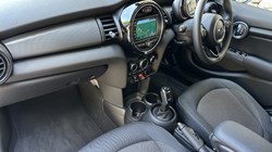 2019 (19) MINI HATCHBACK 1.5 Cooper Classic II 5dr Auto 5744282