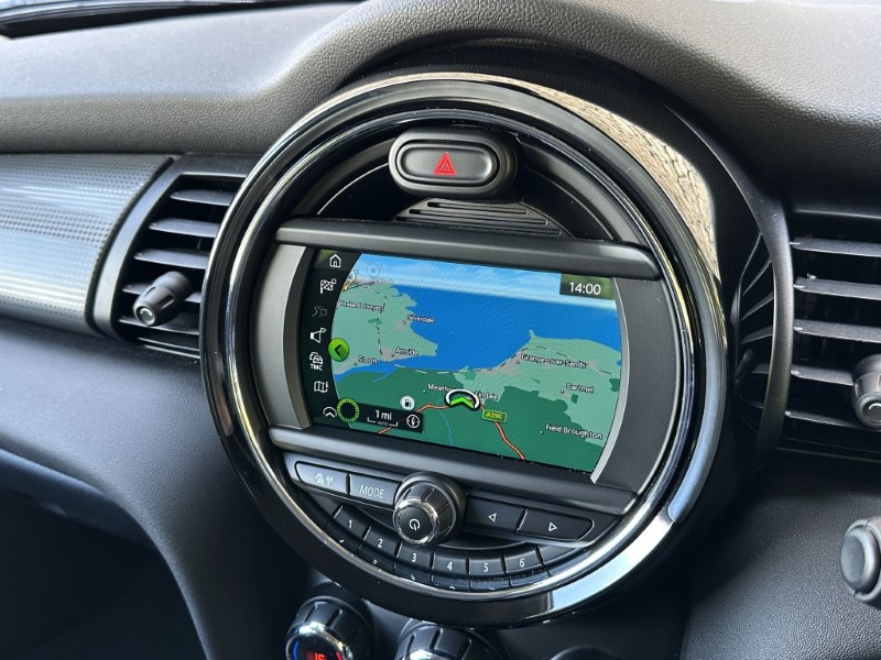 2019 (19) MINI HATCHBACK 1.5 Cooper Classic II 5dr Auto 5744289