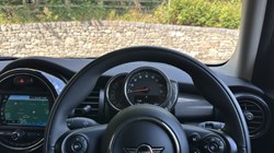 2019 (19) MINI HATCHBACK 1.5 Cooper Classic II 5dr Auto 5744306