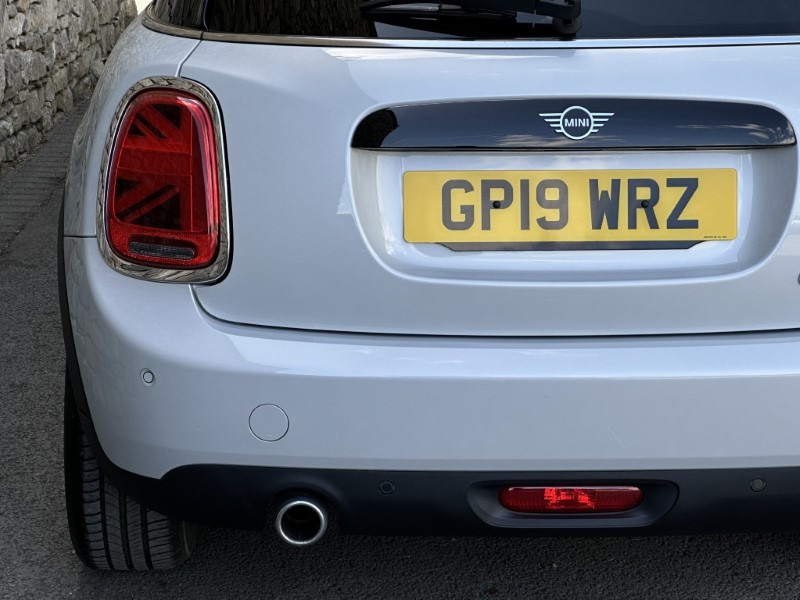 2019 (19) MINI HATCHBACK 1.5 Cooper Classic II 5dr Auto 5744257