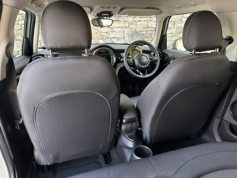 2019 (19) MINI HATCHBACK 1.5 Cooper Classic II 5dr Auto 5744296