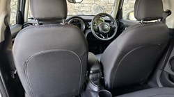 2019 (19) MINI HATCHBACK 1.5 Cooper Classic II 5dr Auto 5744296