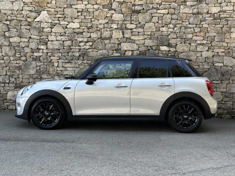 2019 (19) MINI HATCHBACK 1.5 Cooper Classic II 5dr Auto 5744287