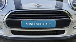 2019 (19) MINI HATCHBACK 1.5 Cooper Classic II 5dr Auto 5744311