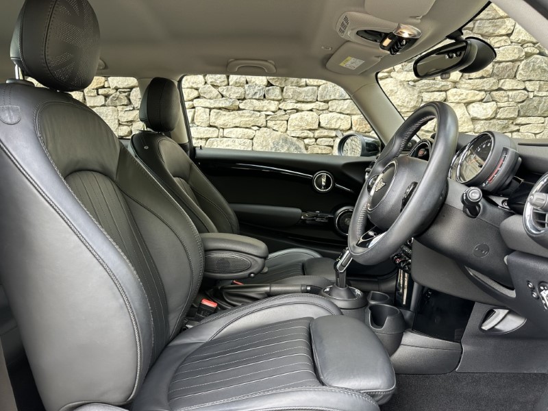2020 (20) MINI HATCHBACK 1.5 Cooper Exclusive II 3dr Auto 5747801