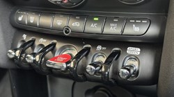 2020 (20) MINI HATCHBACK 1.5 Cooper Exclusive II 3dr Auto 5747814