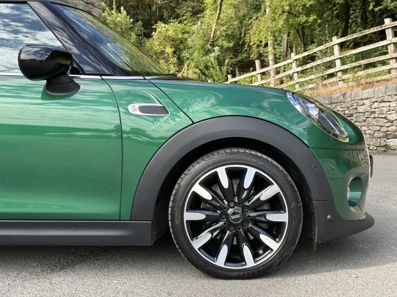 2020 (20) MINI HATCHBACK 1.5 Cooper Exclusive II 3dr Auto 5747859