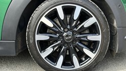 2020 (20) MINI HATCHBACK 1.5 Cooper Exclusive II 3dr Auto 5747860