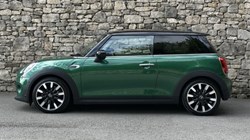 2020 (20) MINI HATCHBACK 1.5 Cooper Exclusive II 3dr Auto 5747818