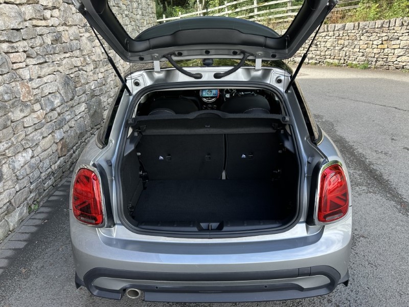 2023 (72) MINI HATCHBACK 1.5 Cooper Classic 5dr Auto 5805345