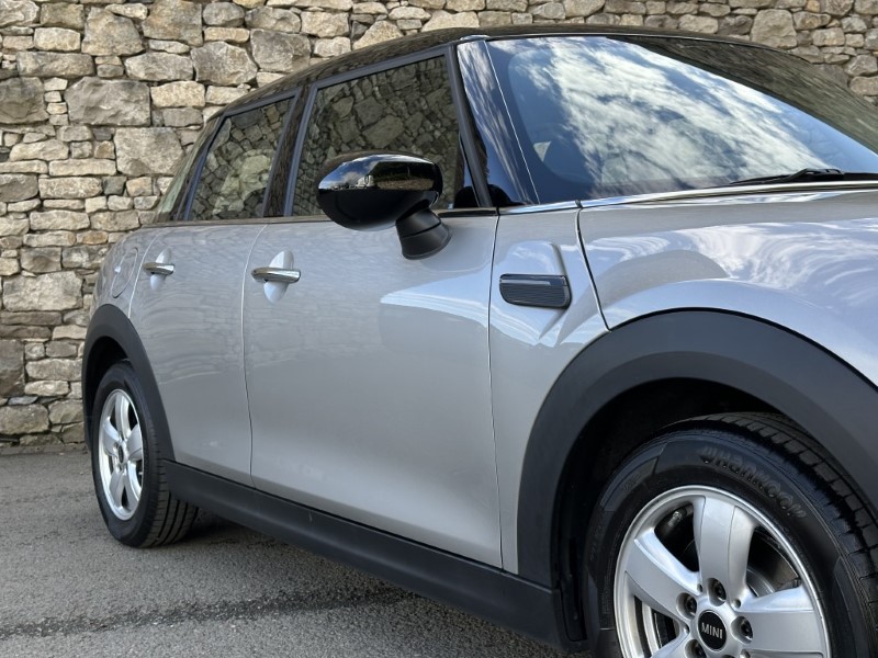 2023 (72) MINI HATCHBACK 1.5 Cooper Classic 5dr Auto 5805404