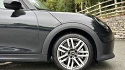 2025 (25) MINI COOPER 1.5 C Classic 5dr Auto 5816415