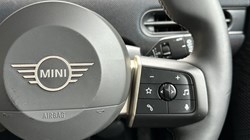 2025 (25) MINI COOPER 1.5 C Classic 5dr Auto 5816372