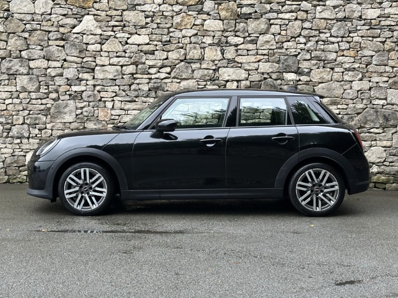 2025 (25) MINI COOPER 1.5 C Classic 5dr Auto 5816377