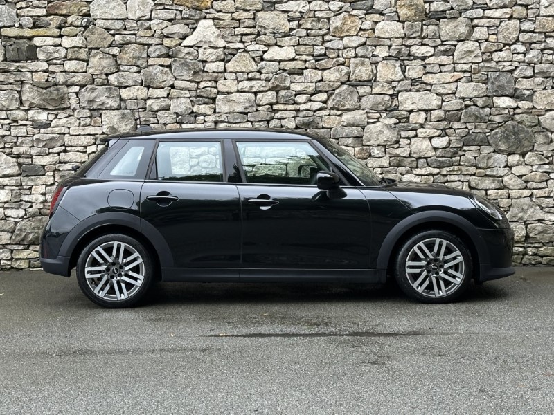 2025 (25) MINI COOPER 1.5 C Classic 5dr Auto 5816352