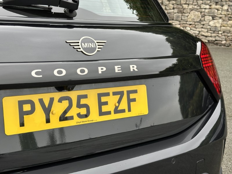 2025 (25) MINI COOPER 1.5 C Classic 5dr Auto 5816354