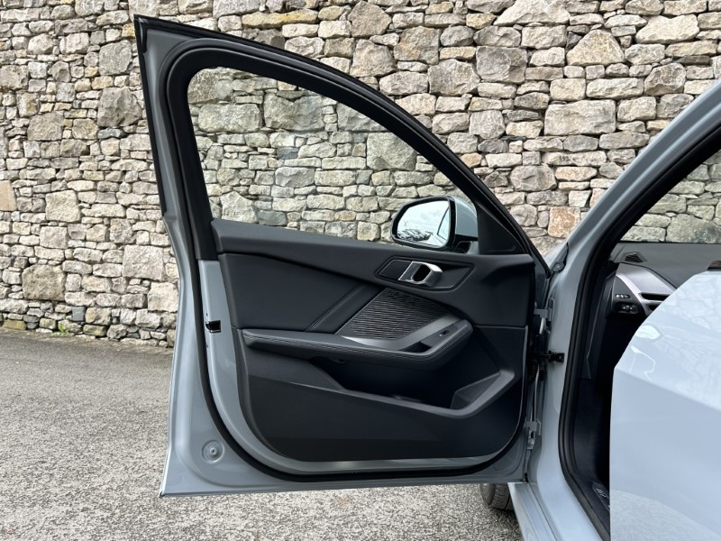 2025 (75) BMW 1 SERIES 120 M Sport 5dr  5789369