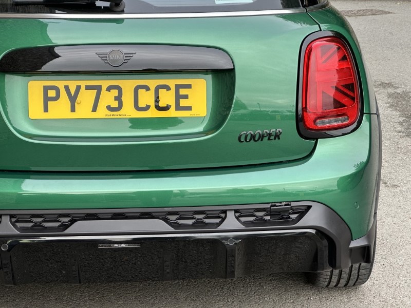 2023 (73) MINI HATCHBACK 1.5 Cooper Sport Premium 5dr Auto 5805971