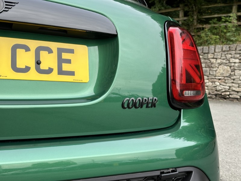 2023 (73) MINI HATCHBACK 1.5 Cooper Sport Premium 5dr Auto 5805972