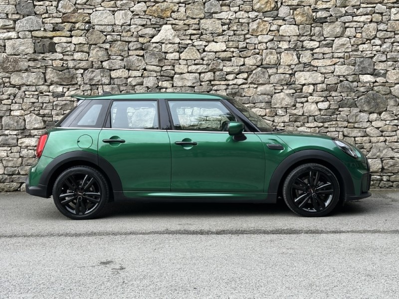 2023 (73) MINI HATCHBACK 1.5 Cooper Sport Premium 5dr Auto 5805968